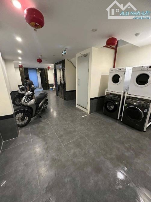 Toà nhà Ngọc Khánh, 54m, 15phòng, Dòng tiền cao, Thang máy, Sổ chính chủ, Nhà mới đẹp