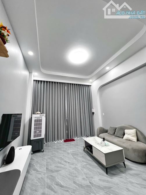Bán nhà 1 trệt 1 lầu mặt tiền Dương Bạch Mai, Tam Hiệp, Biên Hòa, 72m2, giá 4 tỷ 700.