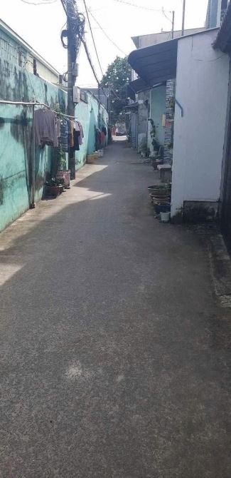 NHÀ 2 TẦNG - TÂN XUÂN HÓC MÔN- SỔ HỒNG RIÊNG -56 M2 - GIÁ CHỈ HƠN NHẸ 2TỶ.