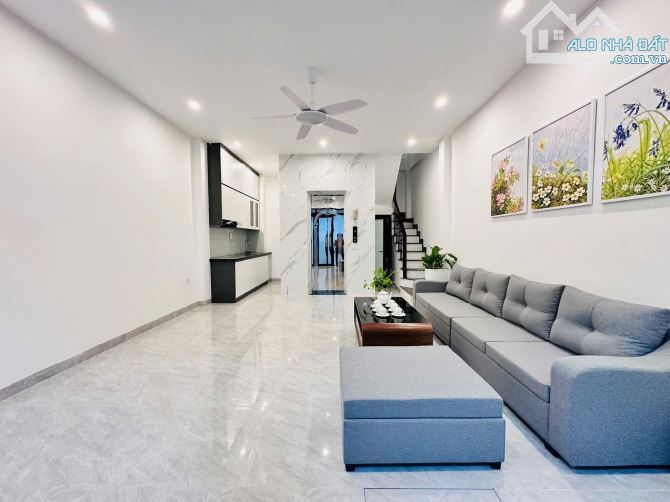 🌟 Bạn đang tìm nhà trung tâm Ba Đình nhưng cần ngõ ô tô thông thoáng  👉 Nhà 42m², 6 tầng