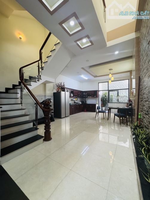 BÁN NHÀ KHU TÊN LỬA SIÊU PHẨM LÔ GÓC 4 TẦNG 4PN ĐƯỜNG 6M NGANG 5,5 M NHỈNH 6 TỶ