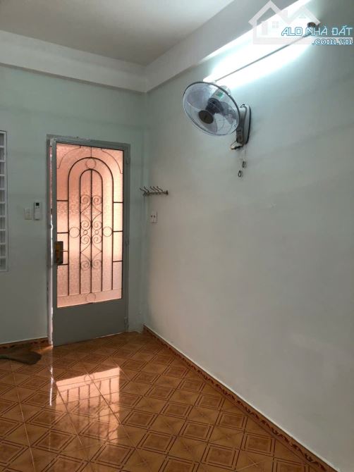 Cho thuê căn hộ 1 phòng ngủ trung tâm Quận 1 – giá chỉ 6 triệu/tháng