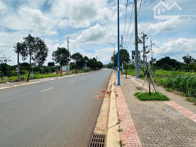 Đất mặt tiền đường Lê Duẩn gần vòng xoay Võ Thị Sáu BR - VT