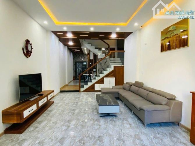 💥 Bán nhà 3 Tầng Mặt tiền đường 5m5 Sát Biển HÒA MINH. DT 78m2 x3 MÊ - chỉ 6 tỷx