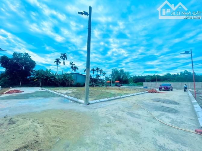 BÁN NHANH LÔ GÓC 2 MT KẸP 4 LÔ LIỀN KỀ -TRUNG TÂM HOÀ VANG