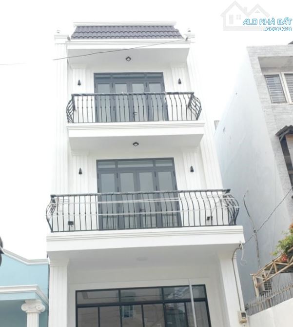 MỚI XÂY XONG THOÁNG ĐẸP HẺM XE HƠI GẦN CHỢ THỦ ĐỨC, 3 TẦNG 5,1X17 CHỈ 7,2 TỶ.