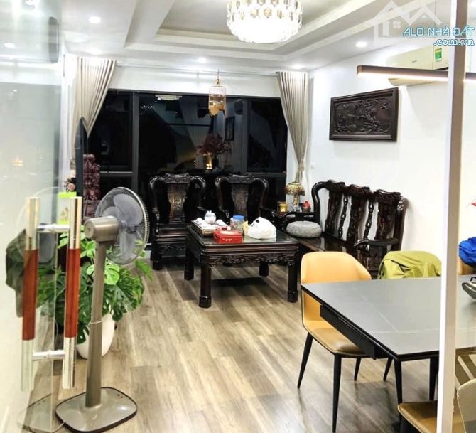 🏡Nhà CỰC ĐẸP 42m2+5 tầng, SÁT MẶT PHỐ, Ngõ Ô TÔ, TT Cầu Giấy, nhỉnh 13 Tỷ