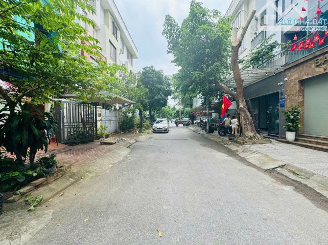 BÁN NHÀ ĐẸP PHÙNG KHOANG, DT 45M2, MẶT TIỀN 4M, GẦN Ô TÔ, CÓ Ô CHỜ THANG MÁY, GIÁ TỐT