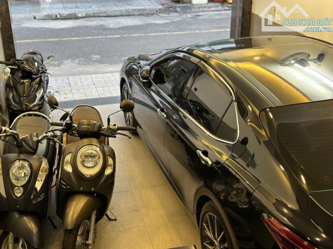 HIẾM ! CĂN GÓC 2 MẶT TIỀN TRUNG TÂM NHA TRANG Ô TÔ ĐẬU TRONG NHÀ GIÁ CỰC TỐT