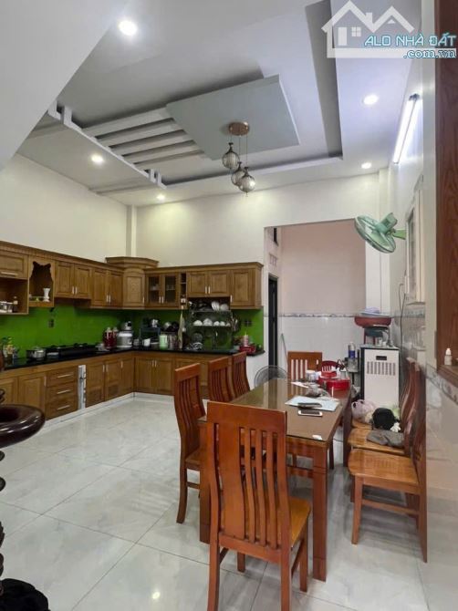 nhà đẹp ở ngay quận 12, dtsd: 168m2, chỉ có 5.6 tỷ