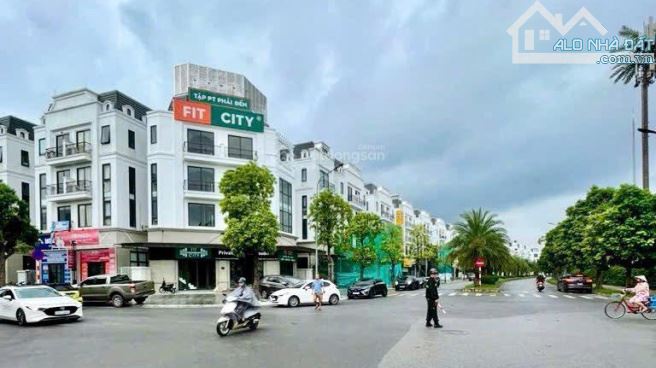 Siêu Phẩm Mặt Phố Nguyễn Lam, KD đỉnh,Hàng Xóm Vinhome,155M,MT 8M,ô tô tránh,hơn 30 tỷ