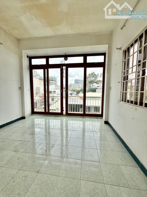 Bán nhà mặt tiền đường khu Cư Xá Đô Thành DT 42m2 5 tầng giá 13.5 tỷ TL