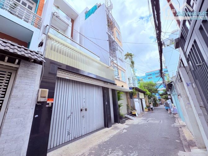BÁN GẤP NHÀ HẺM OTO LÊ LAI, 175m2, 5.2x34, 2 Tầng, Giá 13 tỷ hơn.