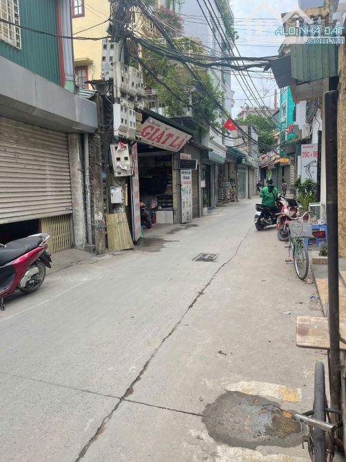 NHÀ LĨNH NAM- 30mx5 TẦNG-NGÕ TO THOÁNG, 1 NHÀ RA OTO TRÁNH-TC 6.tỷ LINH HOẠT