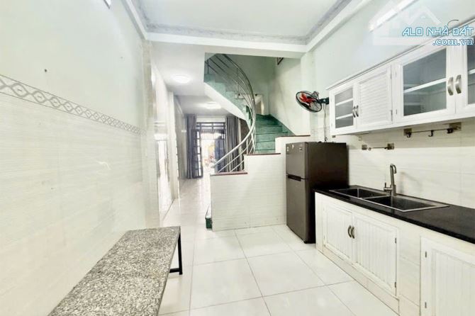 Bán nhà hẻm, Nguyễn Thượng Hiền, Phú Nhuận, 39.6m² (3.3m x 14m) 3 Tầng - Giá 5.75 tỷ TL
