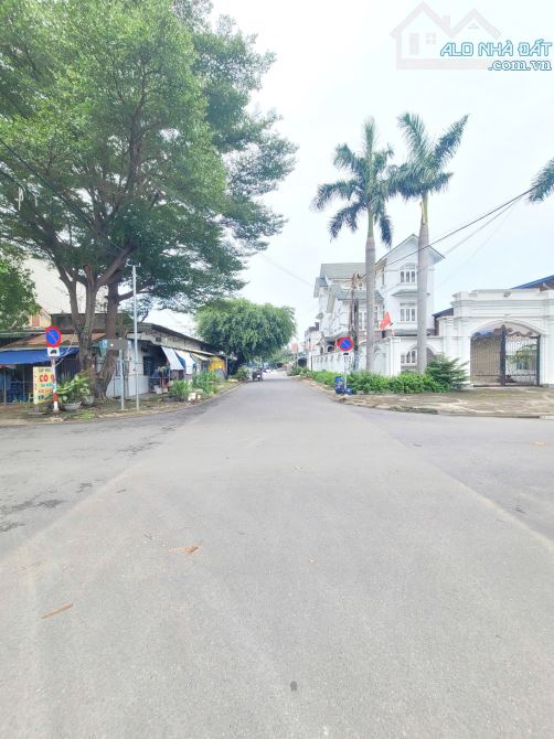 10Tỷ TL🔥Bán 300m2 nhà cấp 4 +10 phòng trọ _Góc 2MT KDC Đông An, p.Tân Đông Hiệp, Tp.Dĩ An
