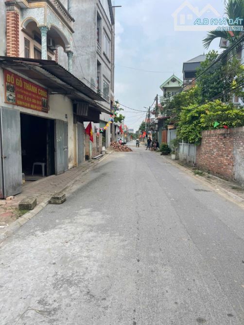 cần bán gấp lô đất đấu giá thôn cam cổ bi đường oto tránh vô cùng đẹp