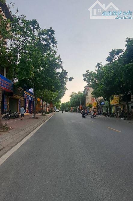 LONG BIÊN CÓ 1 CĂN DUY NHẤT, NHÀ MỚI ĐẸP 5 TẦNG SÁT MẶT PHỐ, NỘI THẤT CƠ BẢN
