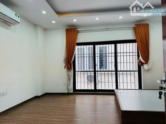 Bán nhà Hồ Tùng Mậu, lô góc, mặt ngõ, 31/35m², 5 tầng, ngõ thông kinh doanh