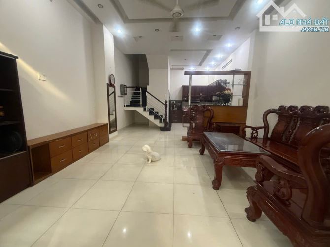 Cho thuê nhà nguyên căn 5x14 đúc 2lầu 3PN Full Nội Thất