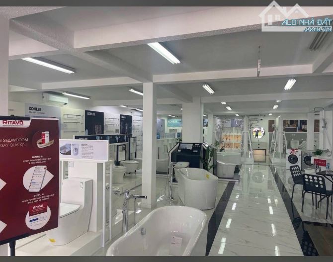 Cho thuê Showroom MT 3/2 NGANG 13m Có lầu Giá tốt