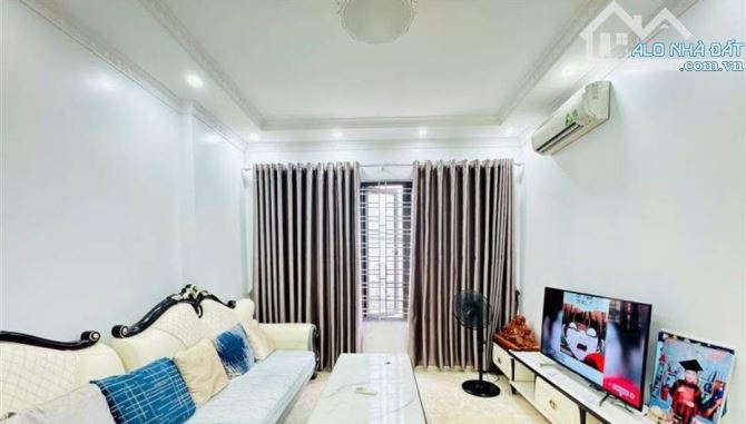 Bán nhà 4 tầng Nguyễn Tường Loan, An Dương, Lê Chân 40m2, ngõ 5,5m, giá 4,75tỷ
