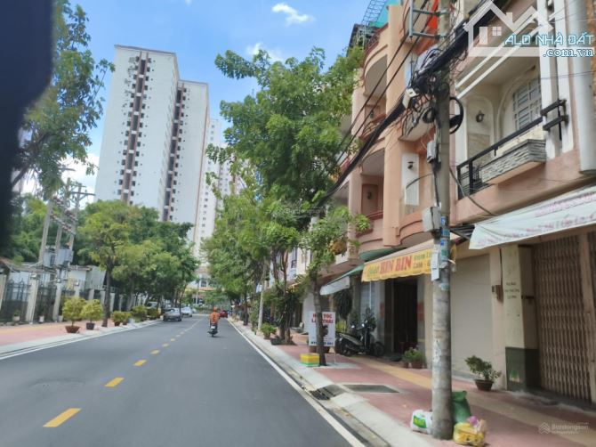 80m2- 6.95 TỶ - MẶT TIỀN PHÂN LÔ GẦN CHỢ- QUẬN 8- 80m2 - 4 TẦNG BTCT- HOÀN CÔNG CHUẨN.