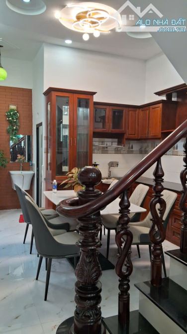 nhà đẹp- gần khu vip hiệp thành, 2 tầng, 160m2, chỉ có 5.8 tỷ