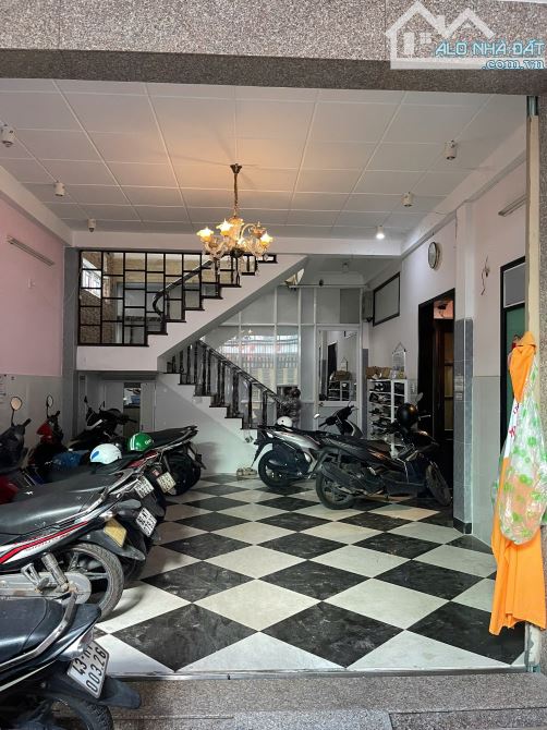 Bán dãy trọ 2.5 tầng x 132m2 | 10 phòng kiệt Ông Ích Khiêm - Hải Châu thu nhập 25tr/tháng