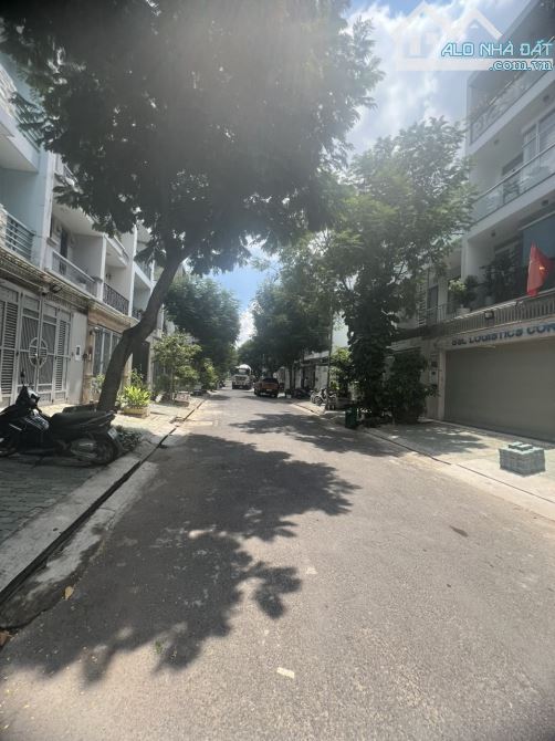 KHUÔNG ĐẤT VUÔNG ĐẸP SÁT MẶT TIỀN ! ĐẶNG THÙY TRÂM GẦN VĂN LANG (4X20) 11 TỶ