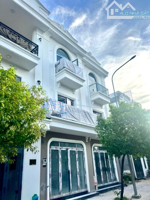 Bán nhà 3 tầng đường thạnh Xuân 52 phường thạnh Xuân quận 12