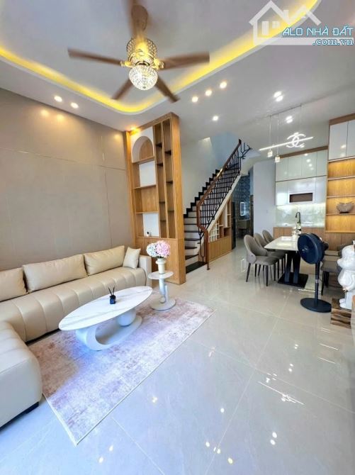 NHÀ ĐẸP 3 TẦNG FULL NỘI THẤT –GIÁ 4,98 TỶ- KIỆT TÔN ĐỨC THẮNG LIÊN CHIẾU ĐÀ NẴNG