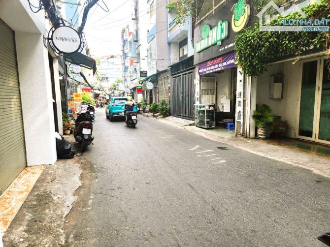 Nh.à Nguyễn Thị Tần – Q8 – 1T2L BTCT – Hẻm 10m KD đỉnh – hơn 8T