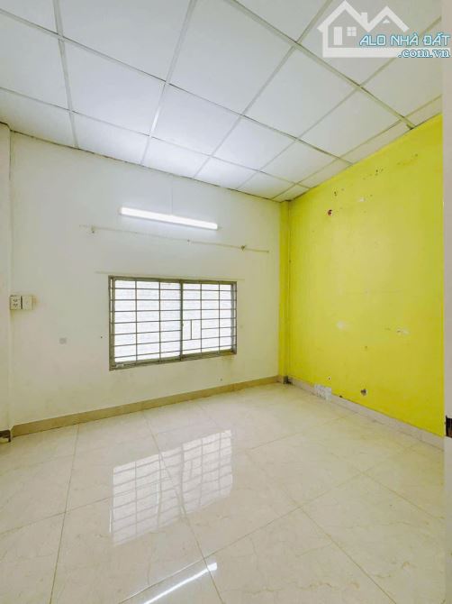ĐƯỜNG TRƯỚC NHÀ NGANG 4M  DIỆN TÍCH NGANG 3.5 X 6 M... HƠN 2 TỶ