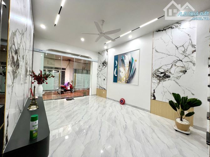Bán căn 3,5 tầng độc lập xây mới ở Hồ Sen, Lê Chân.