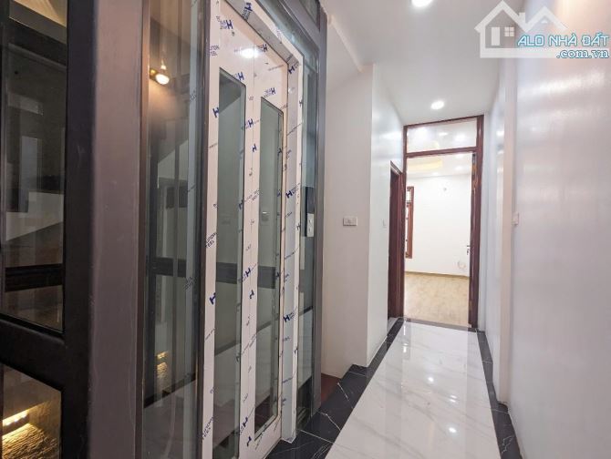 Bán gấp-Lê Trọng Tấn-Phân lô-Oto tránh-7t thang máy-Dt 65m2-23.8 tỷ