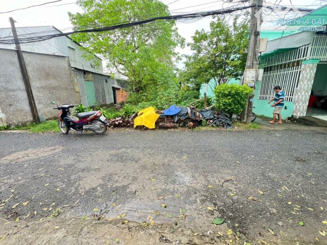 BÁN NỀN MẶT TIỀN ĐƯỜNG NGUYỄN THANH SƠN CÁCH CHỢ RẠCH CAM BÙI HỮU NGHĨA CHỈ 500M