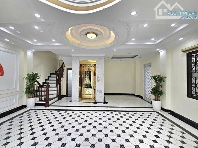 NGUYỄN VĂN LINH_BỒ ĐỀ : Ô TÔ TRÁNH-6 TẦNG THANG MÁY-LÔ GÓC-NỞ HẬU-MT 6M_GIÁ 12 TỶ