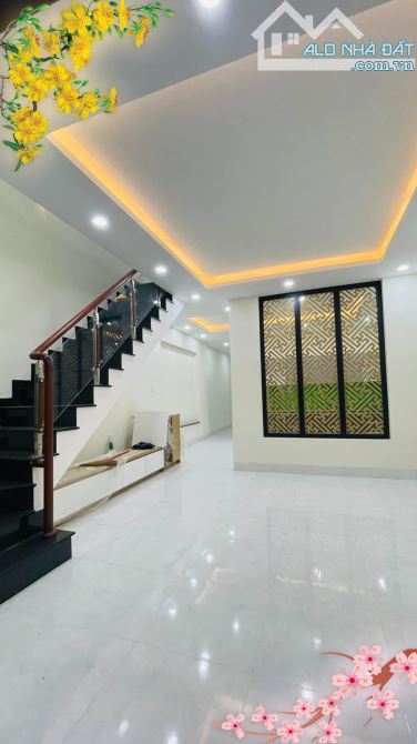 (Phường Bình Minh) Nhà Lầu 2 tầng. Đang cho thuê 50 triệu/n. Giá chỉ 1,5 tỉ