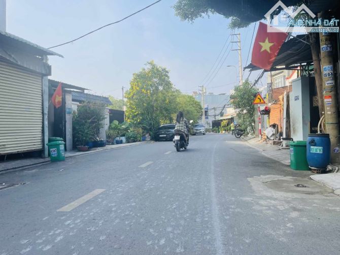 Câcn Bán Nhà  mặt tiền khu sầm uất -  Huỳnh Thị Hai - Quận 12. 🏘️102m2 ngang nở hậu 5m