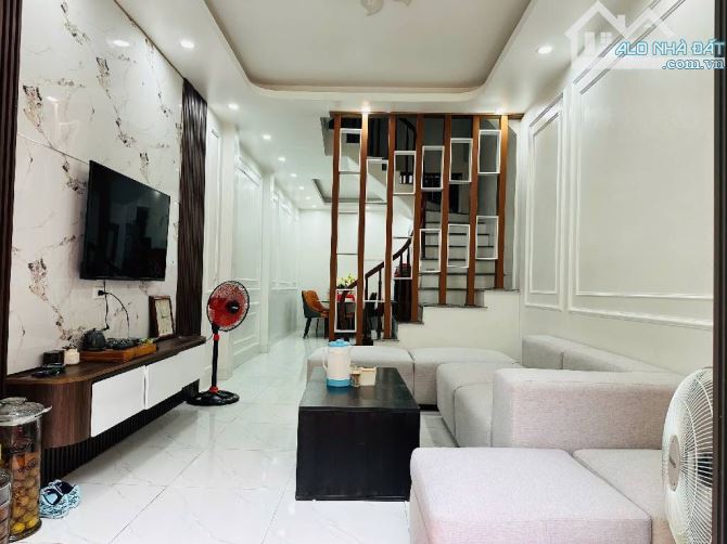 NHÀ MỚI NGUYÊN, FULL ĐỒ, 4 NGỦ, TIỆN ÍCH NGẬP TRÀN