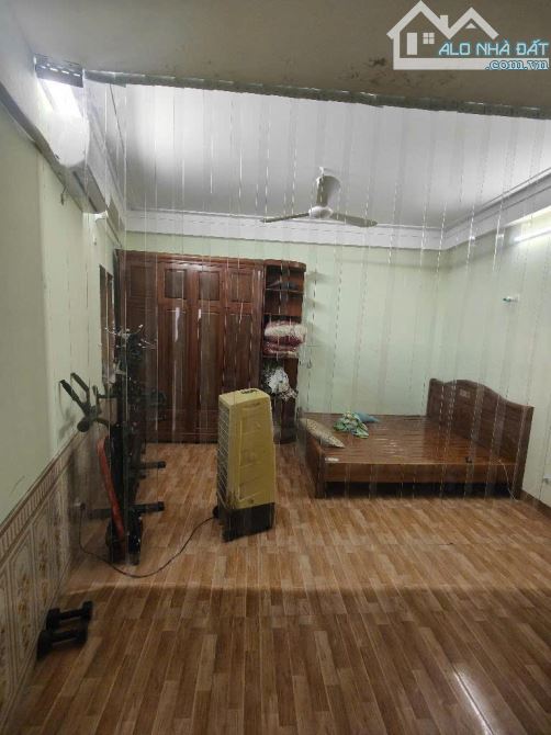 Bán gấp nhà Phú Đô 88m², Lô góc 5 tầng, sân để xe rộng, ngõ thoáng gần đường lớn