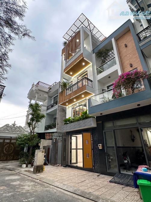 Bán nhà riêng mặt tiền đường Phan Đăng Lưu - Ngã Ba Sở Gà, có chỗ đậu xe hơi, giá 2 tỷ 6