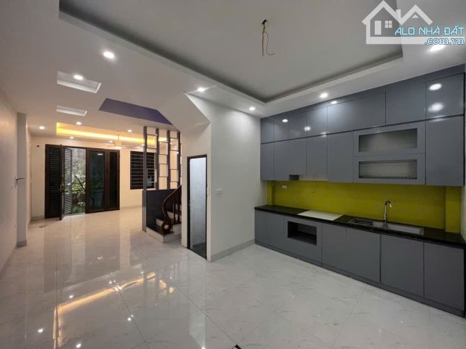 BÁN NHÀ TRẦN QUỐC VƯỢNG,CẦU GIẤY  43M X5 T MT 3,9M  OTO,KINH DOANH,