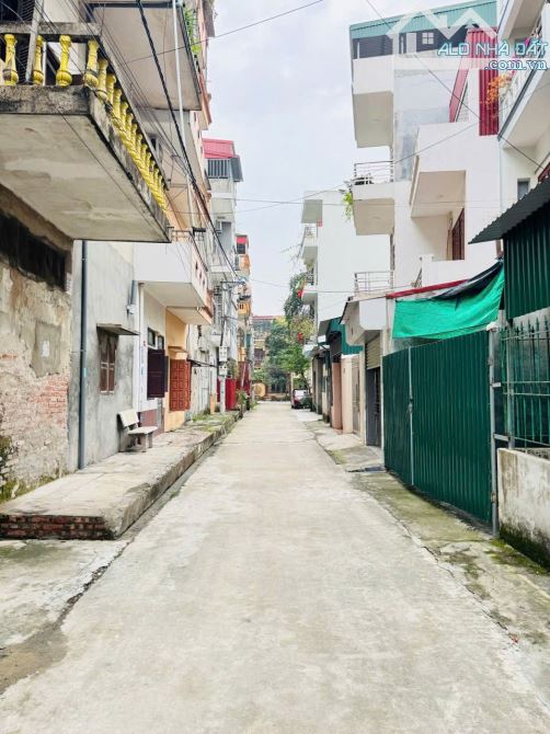 Bán lô đất mặt ngõ đường rpongj 2 ô tô ngõ trần hưng đạo, hải dương
