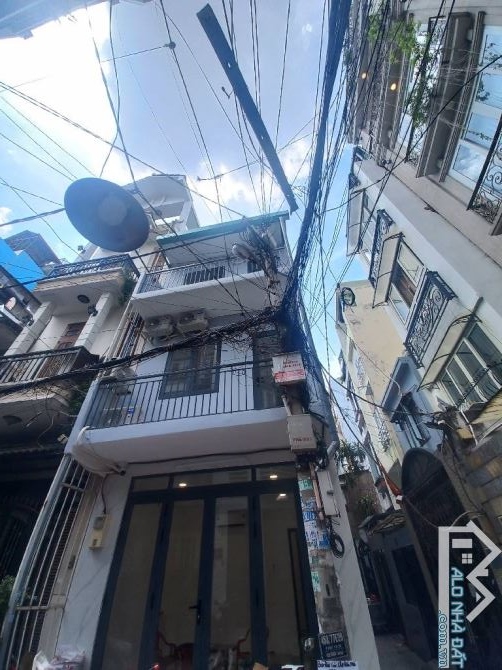 [Lê Văn Sỹ - Quận 3] “Hẻm Xe Hơi Đậu Tận Cửa – Nhà 7 Phòng Ngủ Lý Tưởng Cho Thuê