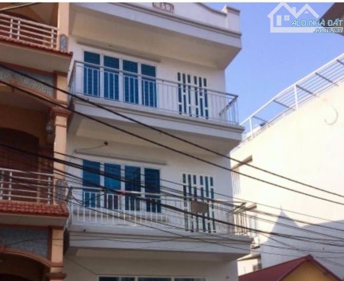 BÁN NHÀ - DIỆN TÍCH 35M2*3 TẦNG  - Ô TÔ ĐỖ CỬA - SÁT NGŨ HIỆP - GIÁ CHỈ 3.85 TỶ