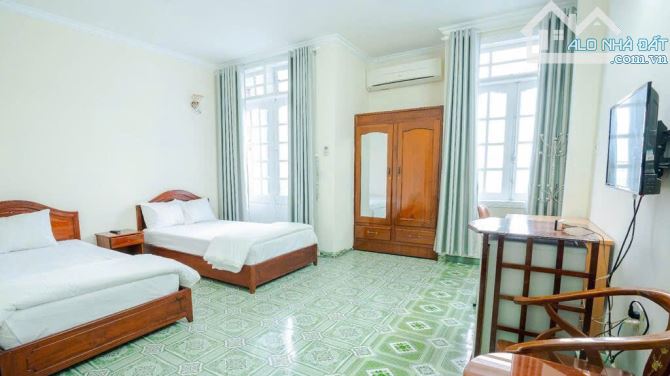 🏆Bán khách sạn đường Đường 3/2, dt122m2 Gía 24 tỷ tl sập hầm thu50tr/ tháng