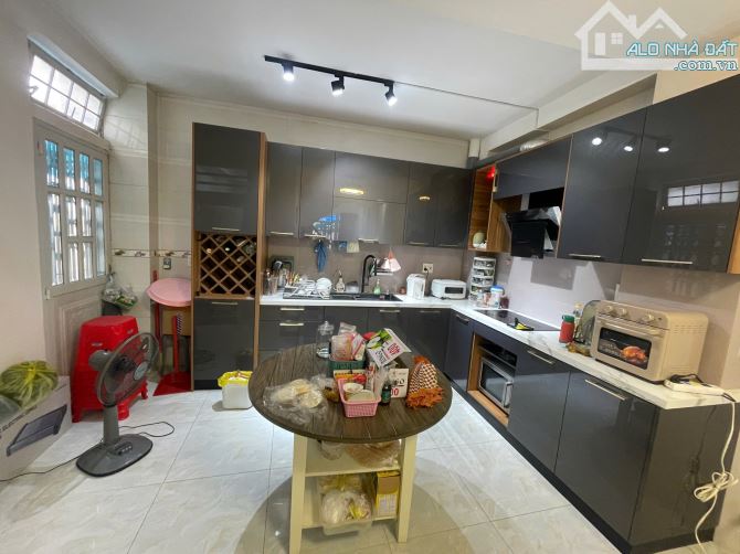 NHÀ HXH CÁCH MẠNG THÁNG 8 - 55M2, 5 TẦNG,NGANG 4M NỞ HẬU, 2MẶT TIỀN,Giá 12.8 tỷ