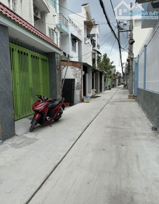 chỉ 2 tỷ nhỉnh- Bán nhà 4.2x12M, 2 tầng, Sổ hồng riêng - Huỳnh Tấn Phát Quận 7